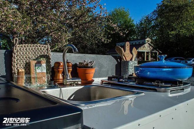 all Boy 越野拖挂高顶+全铝+强越野!AG真人探险党终极选择!Mammoth T(图4) all Boy 越野拖挂高顶+全铝+强越野!AG真人探险党终极选择!Mammoth T(图4)