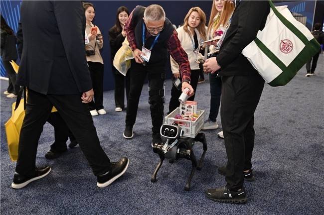 圈Vbot超能机器狗开启全球消费级具身智