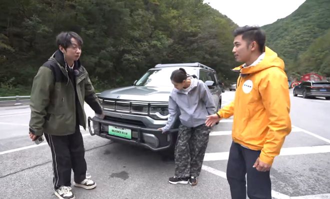 主交付6秒级加速+电四驱开启全新轻越野生活AG真人百家家乐APPBJ30旅行家首批车(图6) 主交付6秒级加速+电四驱开启全新轻越野生活AG真人百家家乐APPBJ30旅行家首批车(图6)